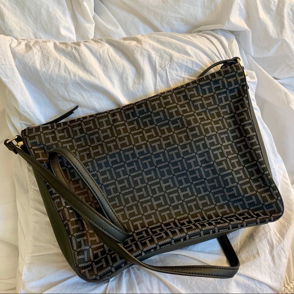 Tommy Hilfiger Crossover Bag - Picture 4 of 4